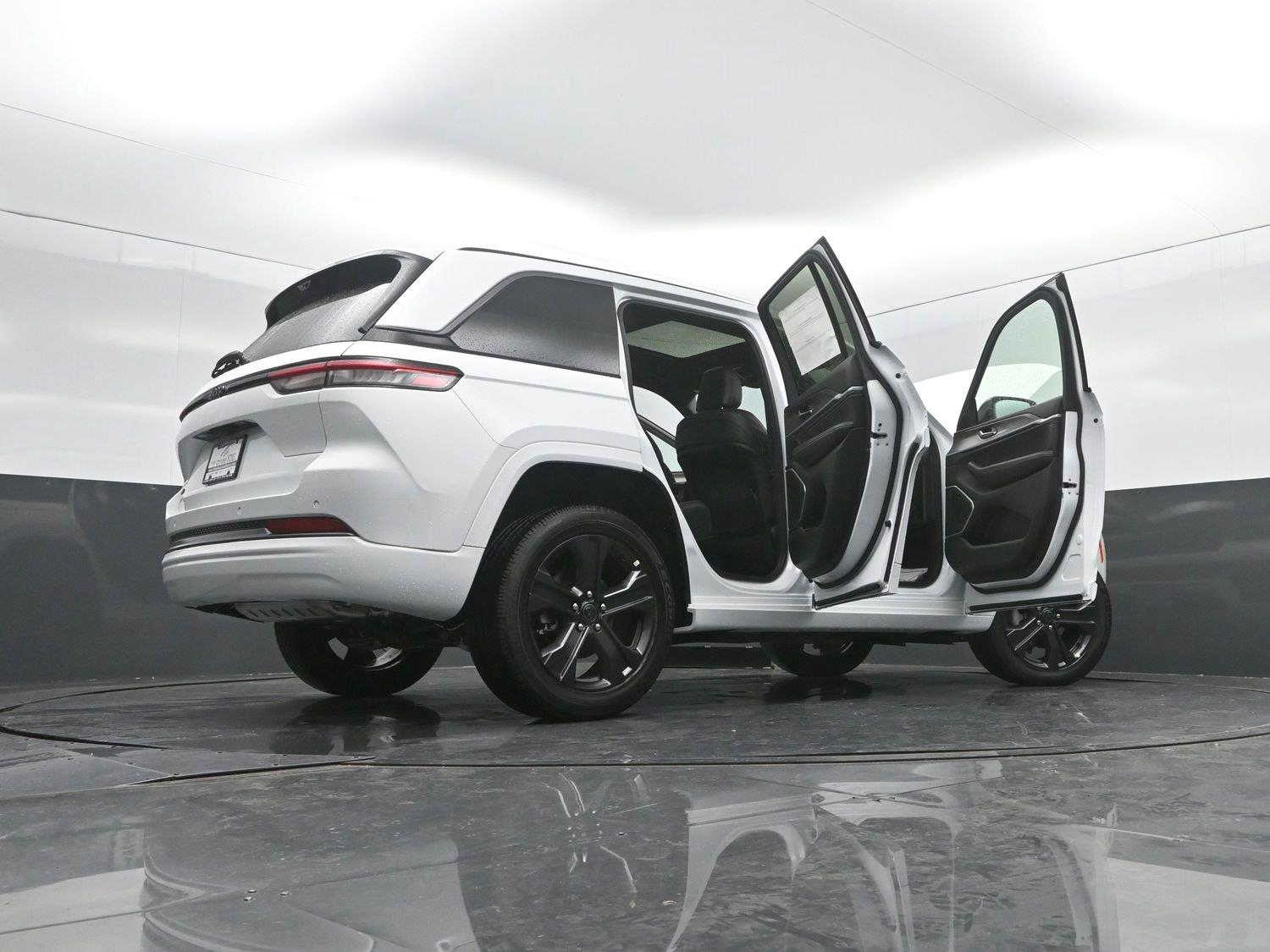 New 2027 Bright White Clearcoat Jeep Limited Reserve image 49