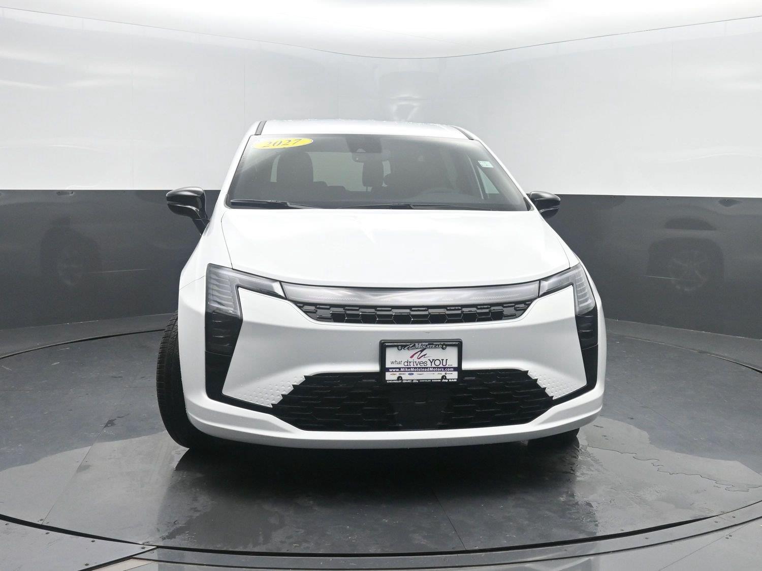 New 2027 Bright White Clearcoat Chrysler Select image 43