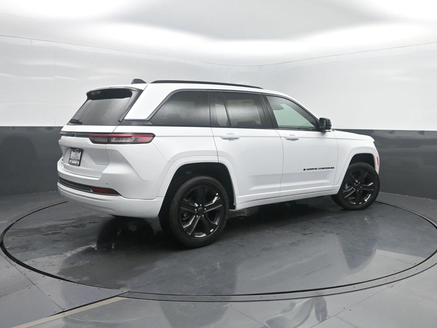 New 2027 Bright White Clearcoat Jeep Limited Reserve image 2