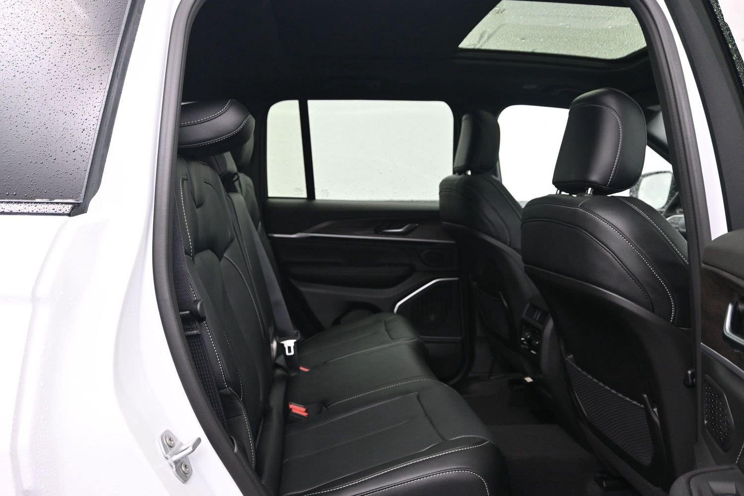 New 2027 Bright White Clearcoat Jeep Limited Reserve image 11