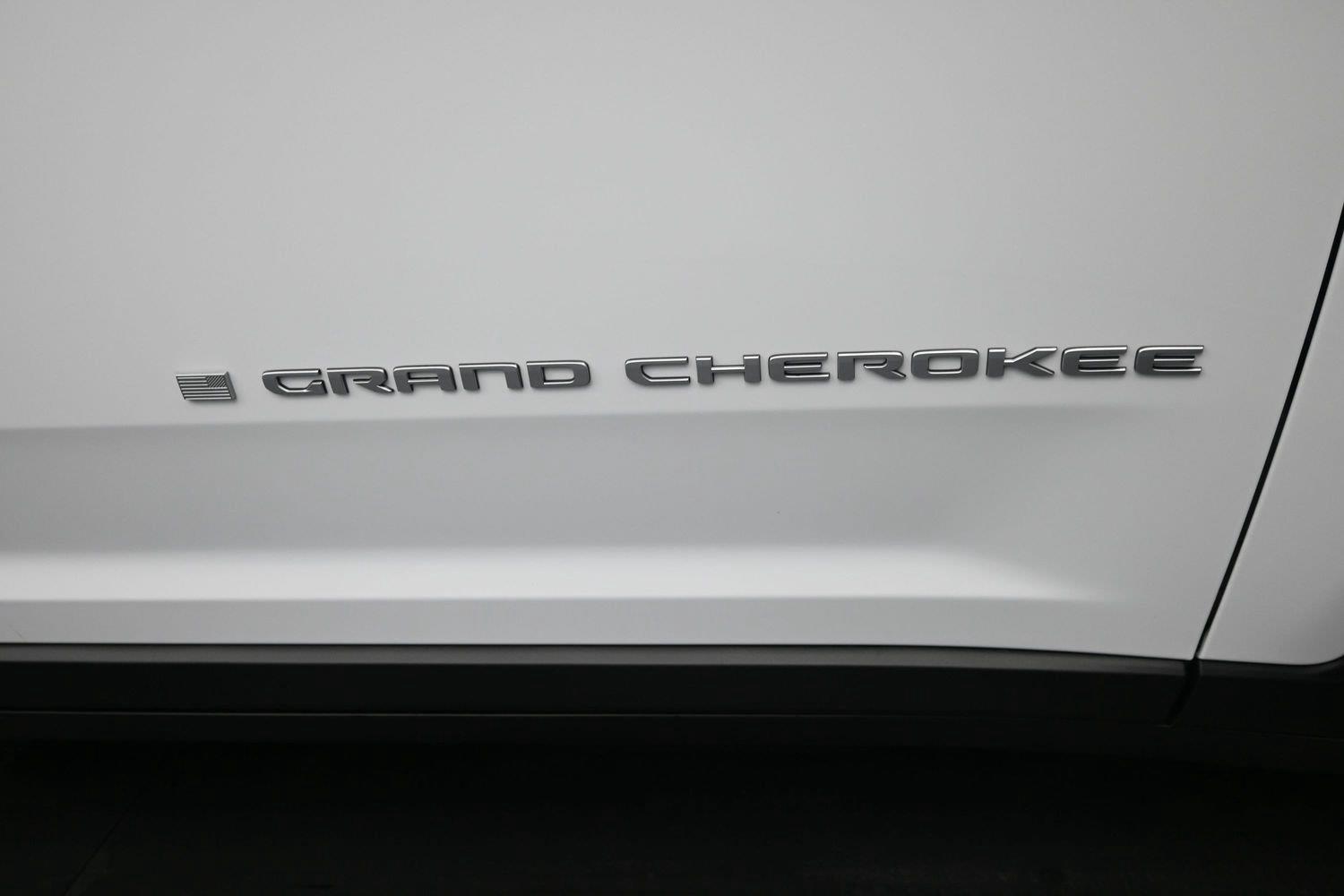 New 2027 Bright White Clearcoat Jeep Limited image 6