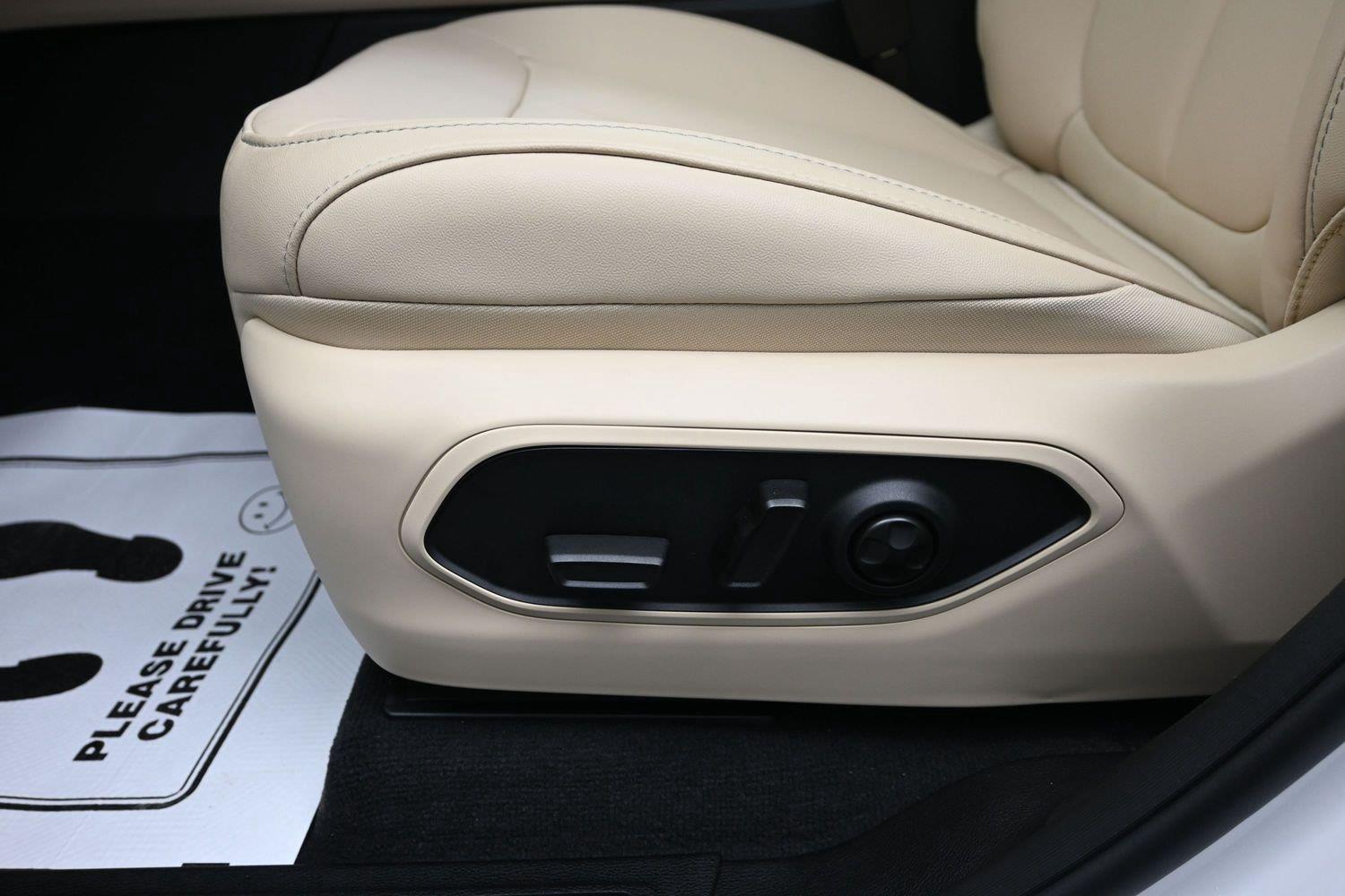 New 2027 Bright White Clearcoat Jeep Limited image 19