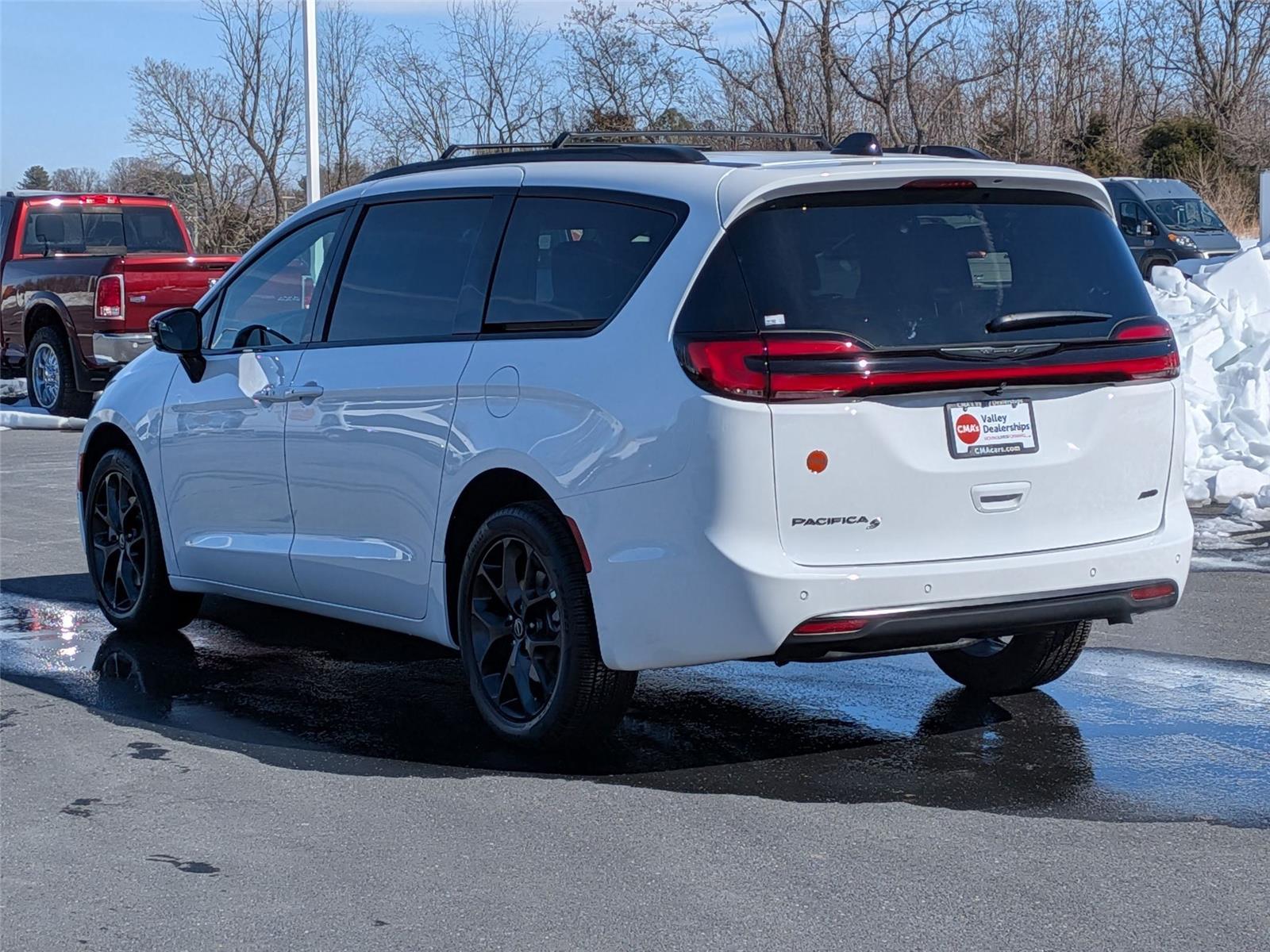 2026 Chrysler Pacifica Select - Photo 7