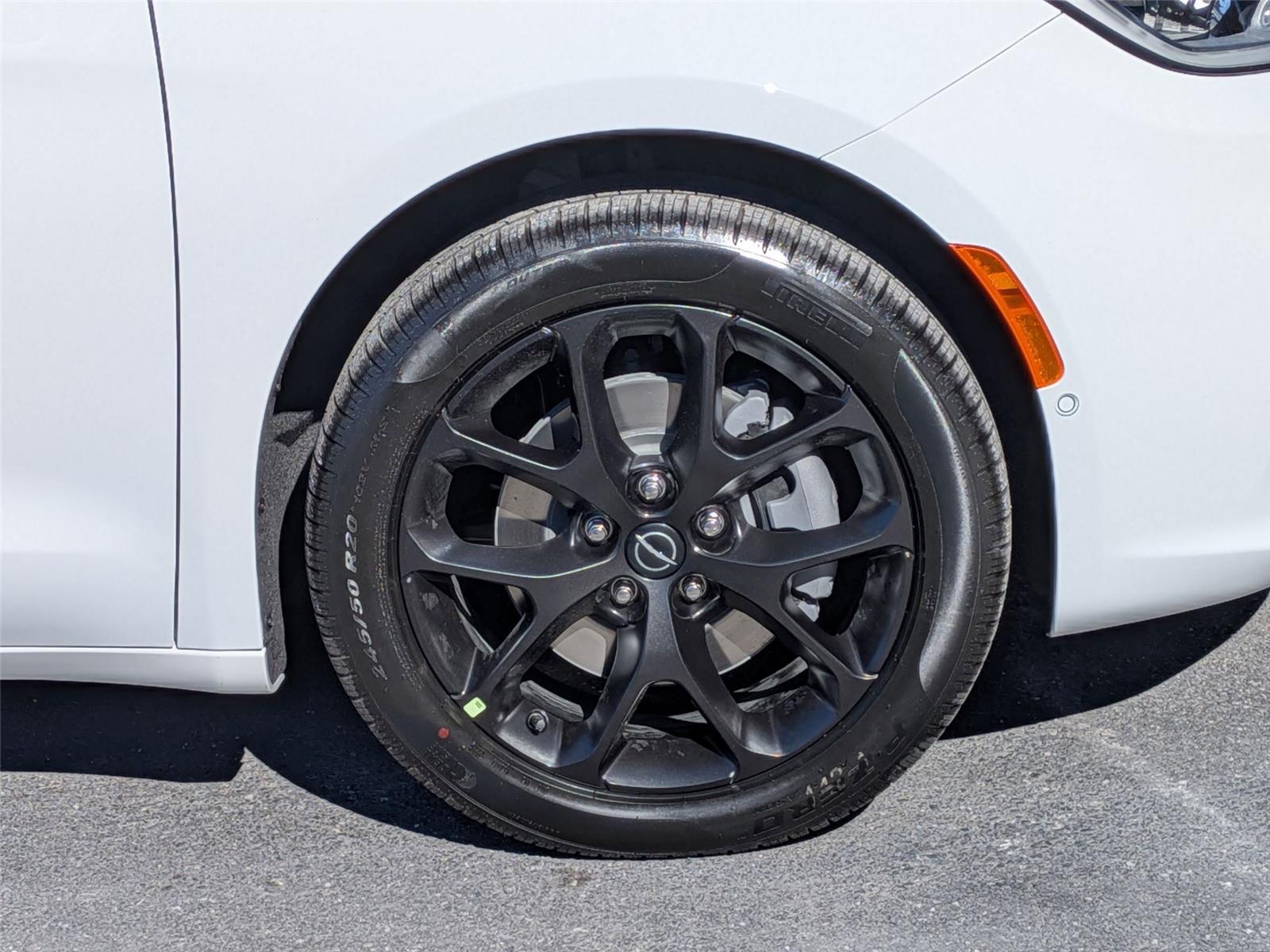 2026 Chrysler Pacifica Select - Photo 9