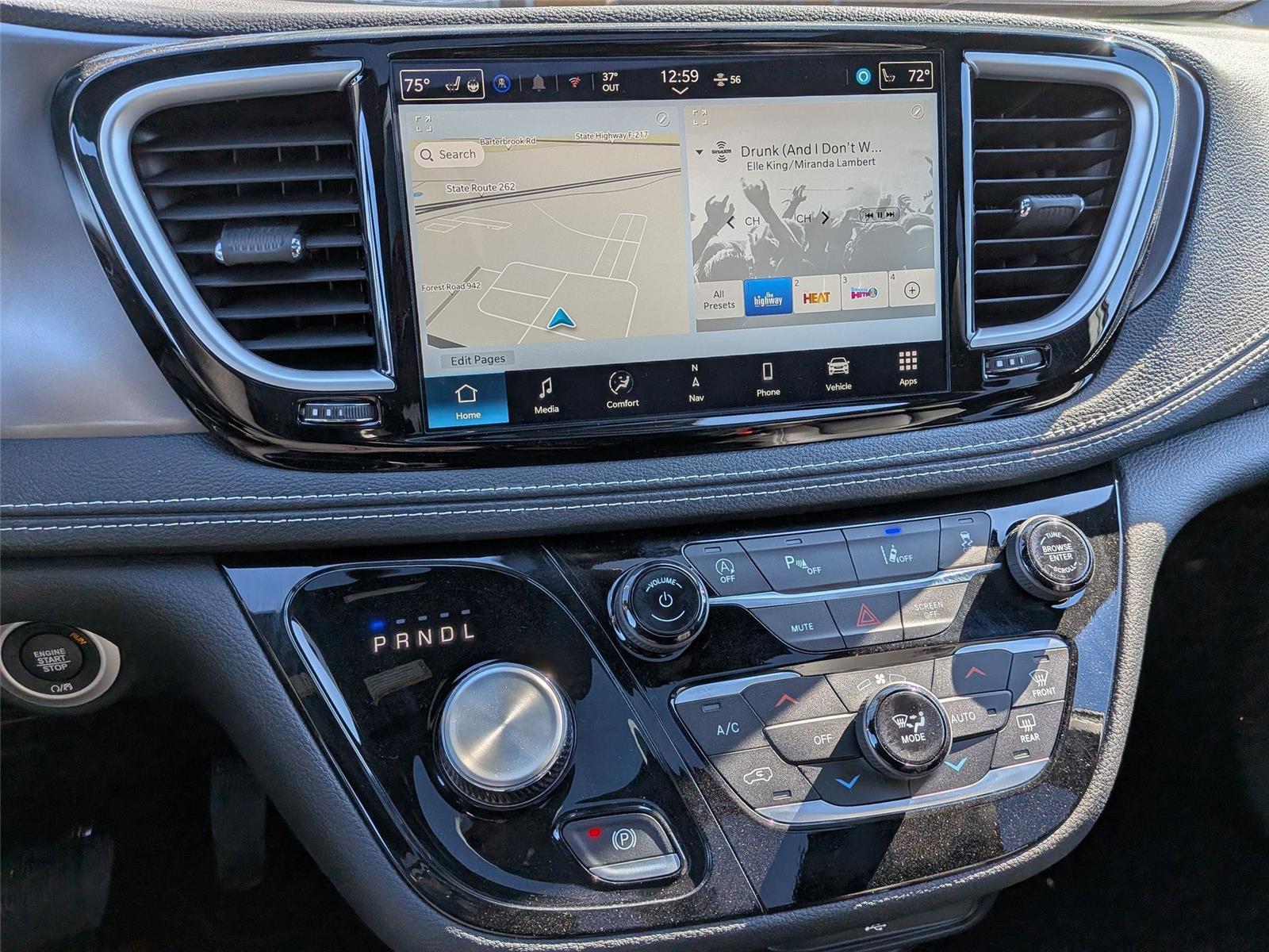 2026 Chrysler Pacifica Select - Photo 12
