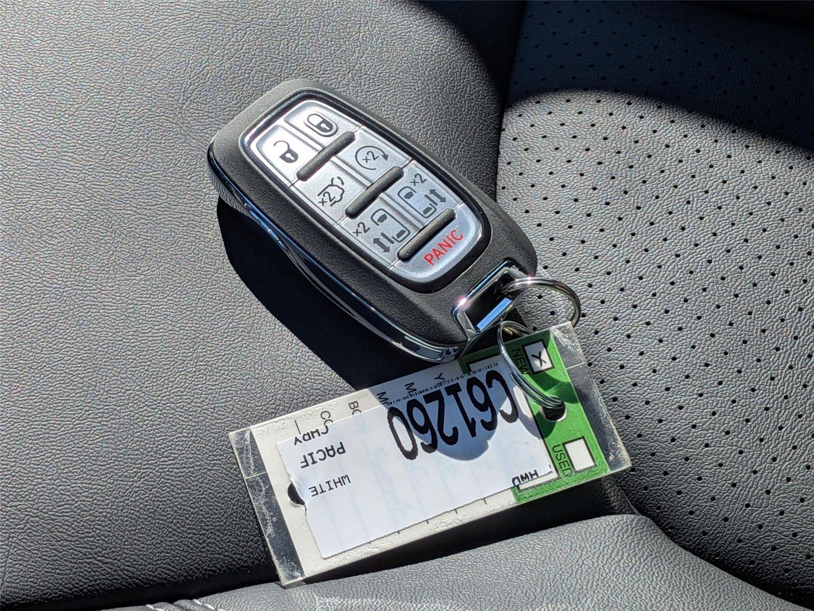 2026 Chrysler Pacifica Select - Photo 21