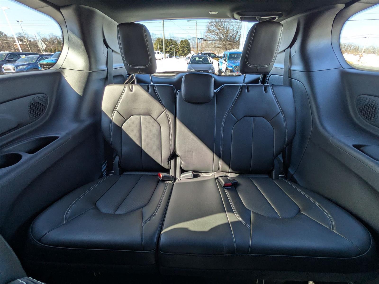 2026 Chrysler Pacifica Select - Photo 33