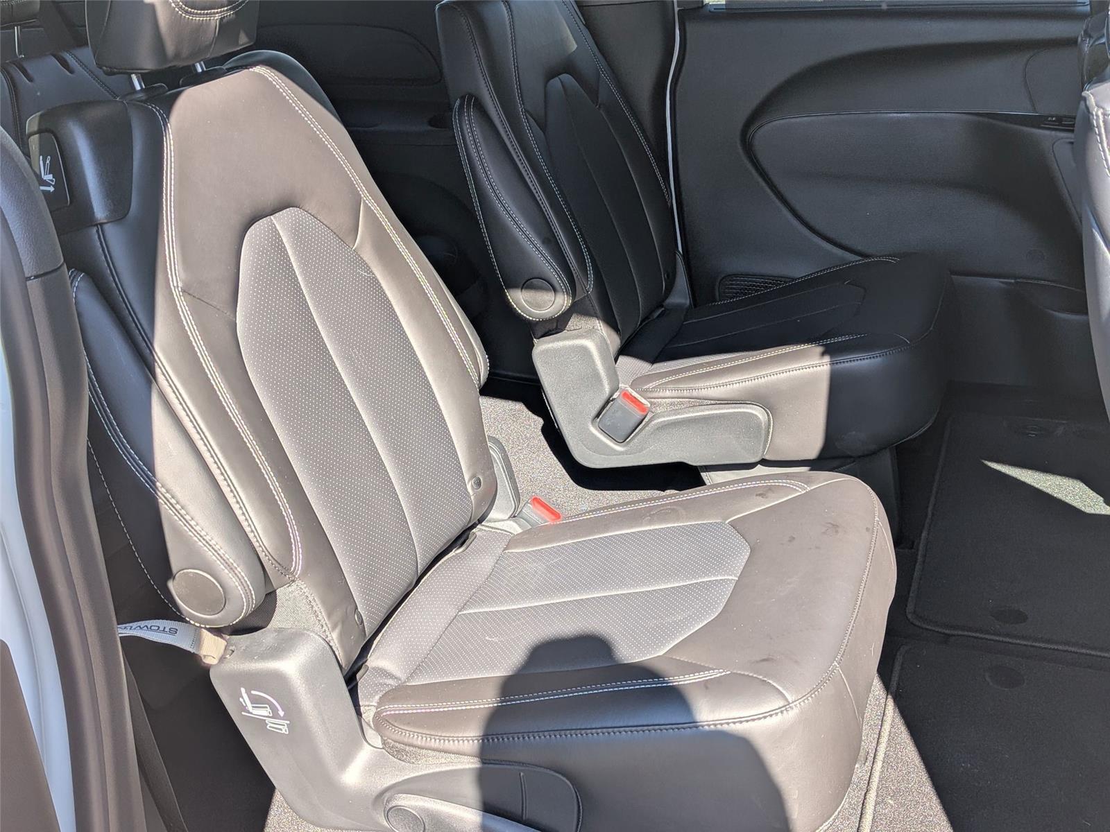 2026 Chrysler Pacifica Select - Photo 34