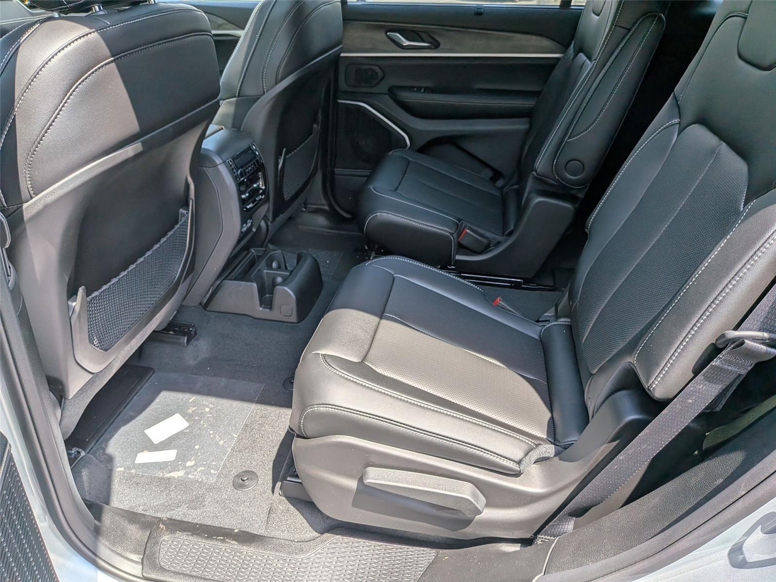 2025 Jeep Grand Cherokee L Limited - Photo 24
