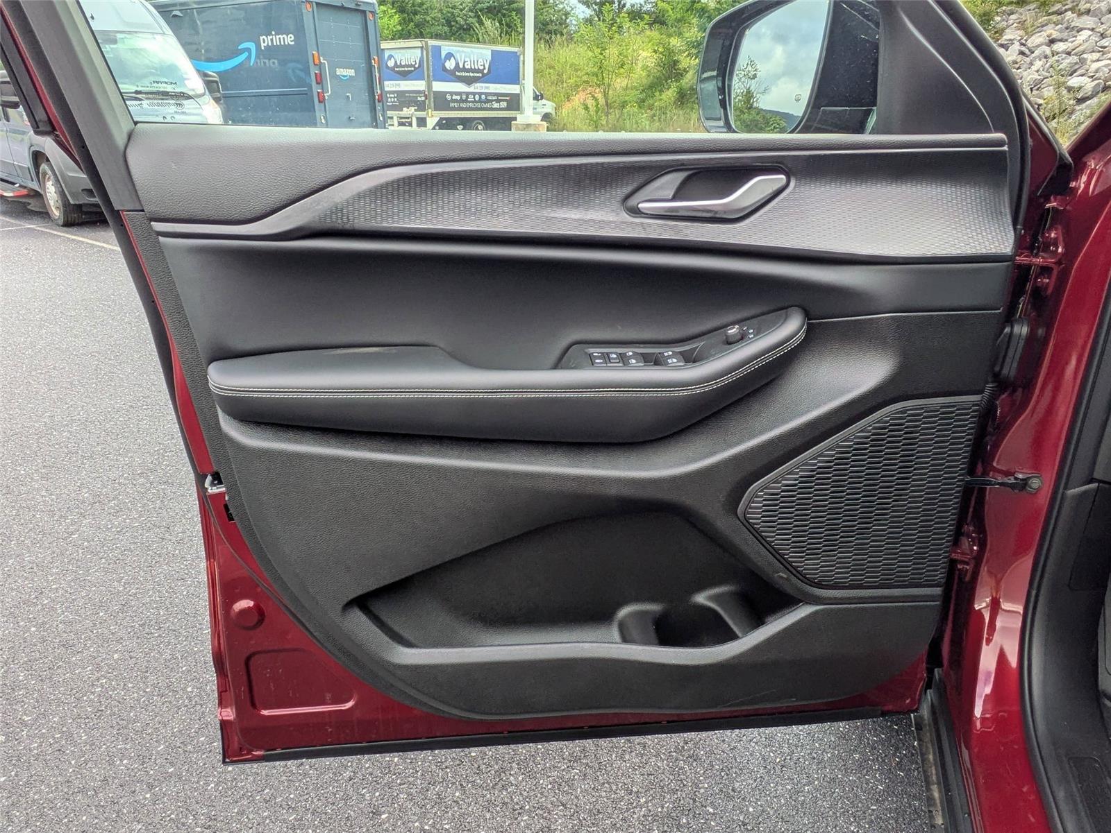 2025 Jeep Grand Cherokee L Altitude - Photo 13