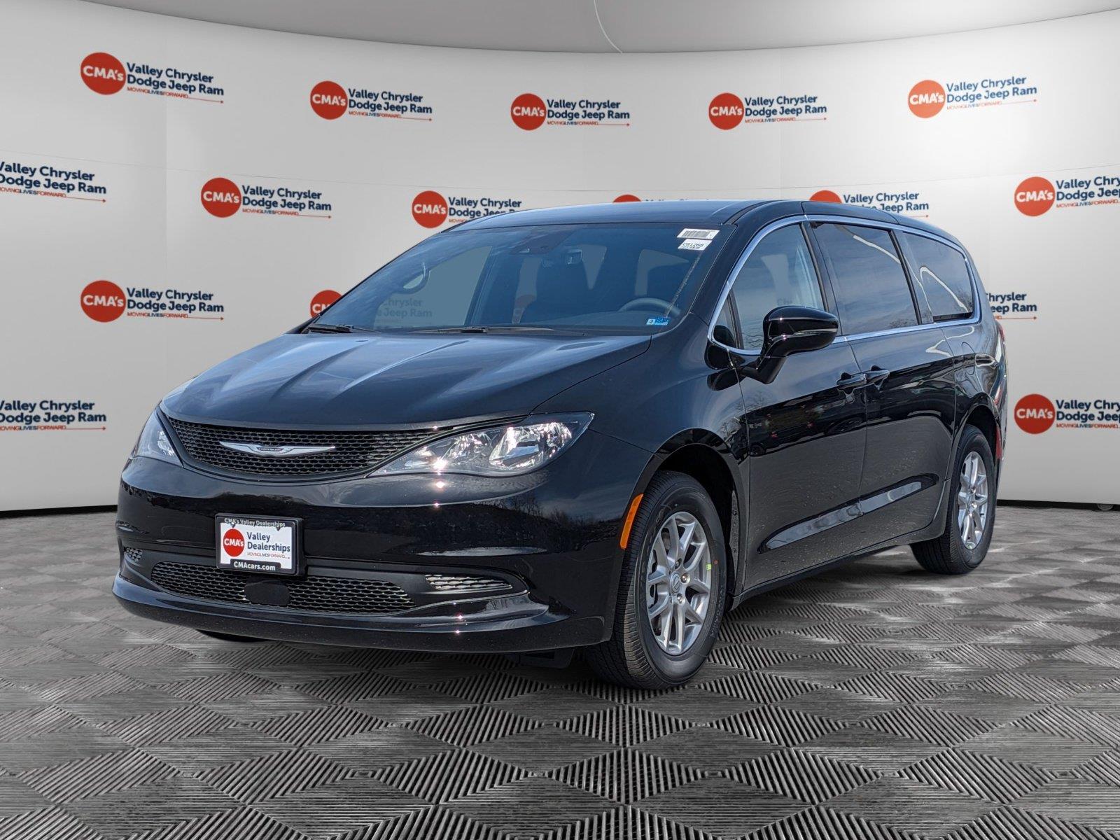 Diamond Black Crystal Pearlcoat 2026 Chrysler Voyager Minivan Front-Wheel Drive 9-Speed Automatic