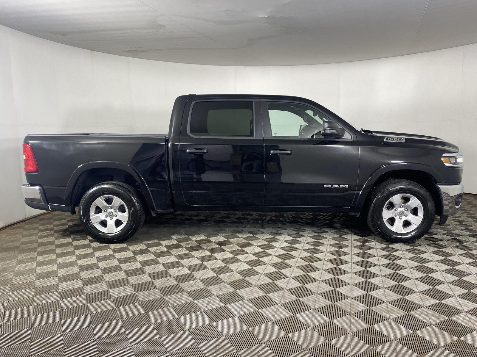Used 2025 Diamond Black Ram Big Horn/Lone Star image 7
