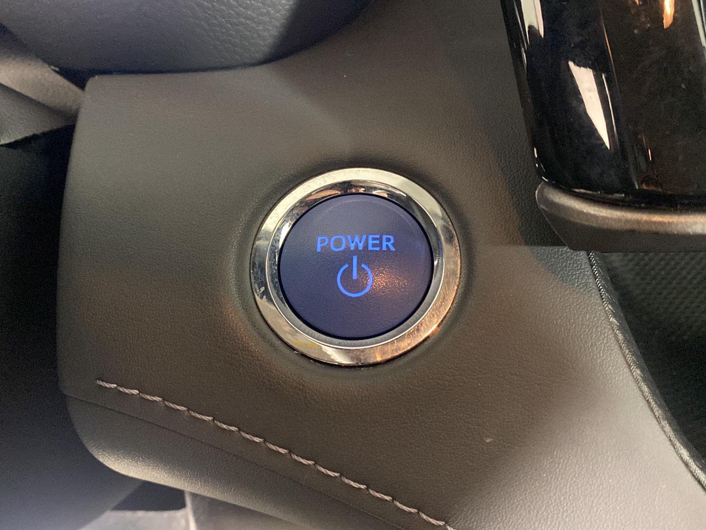Used 2022 Pearl Toyota XLE image 15