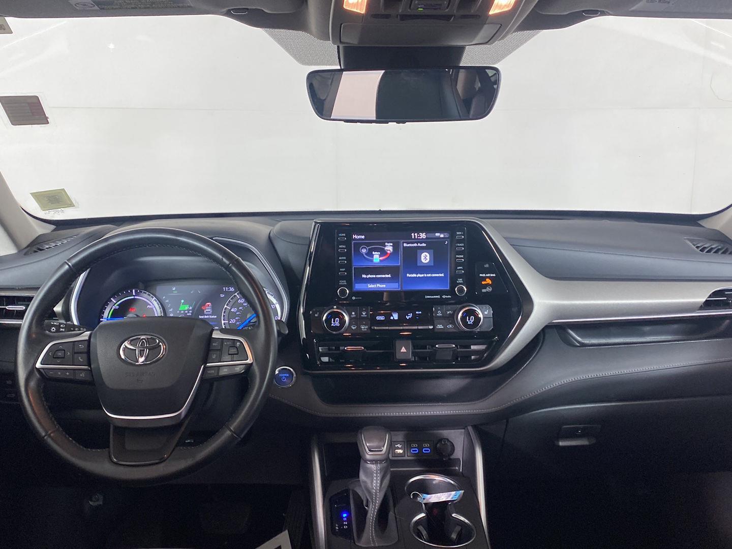 Used 2022 Pearl Toyota XLE image 28