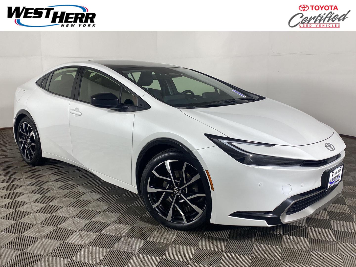 White (Wind Chill Pearl) 2024 Toyota Prius Prime Hatchback Front-Wheel Drive Continuously Variable Transmission