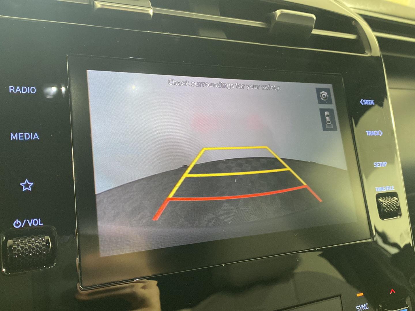 Used 2022 Ice White Hyundai SEL Premium image 4