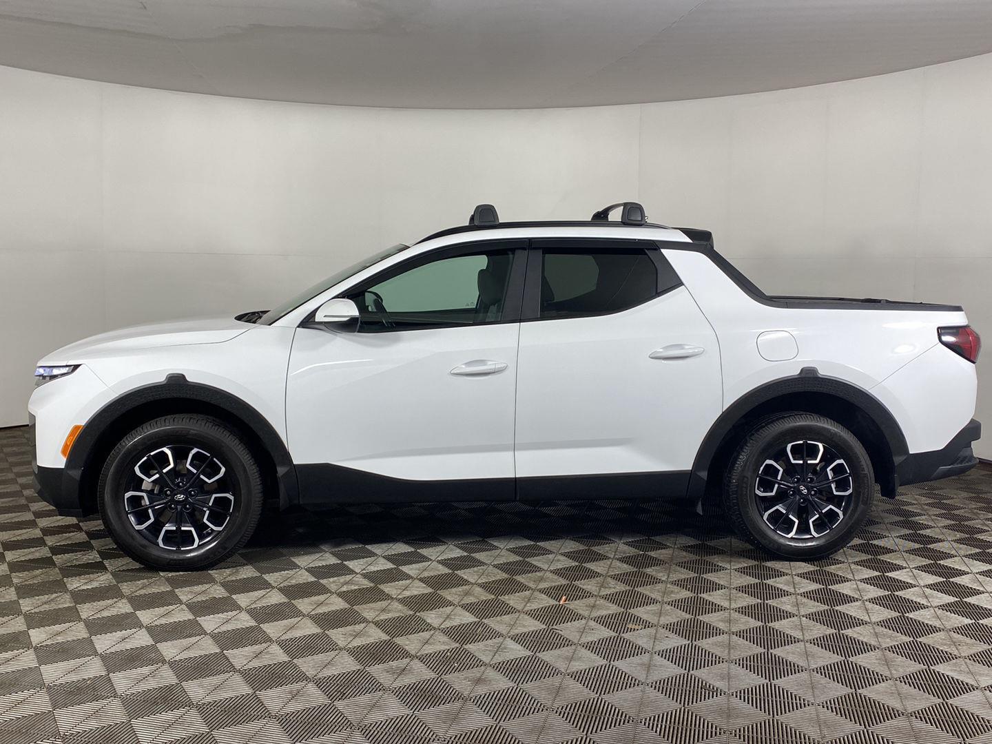 Used 2022 Ice White Hyundai SEL Premium image 24