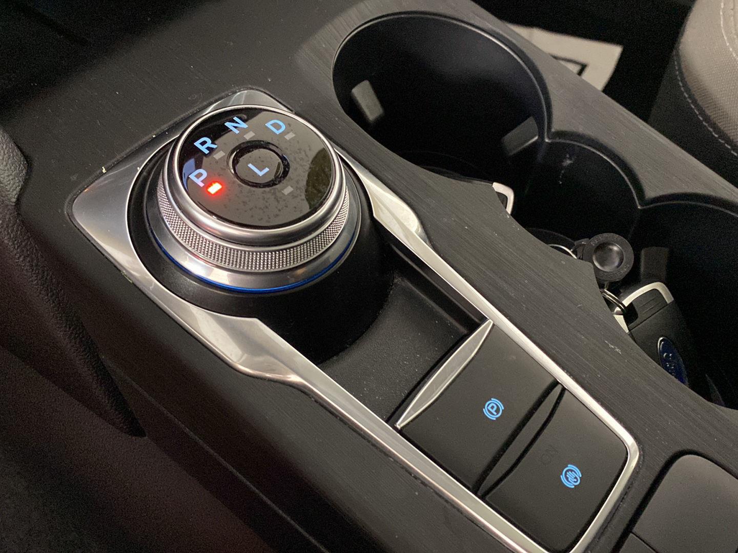 Used 2021 Red Metallic Ford SE image 18