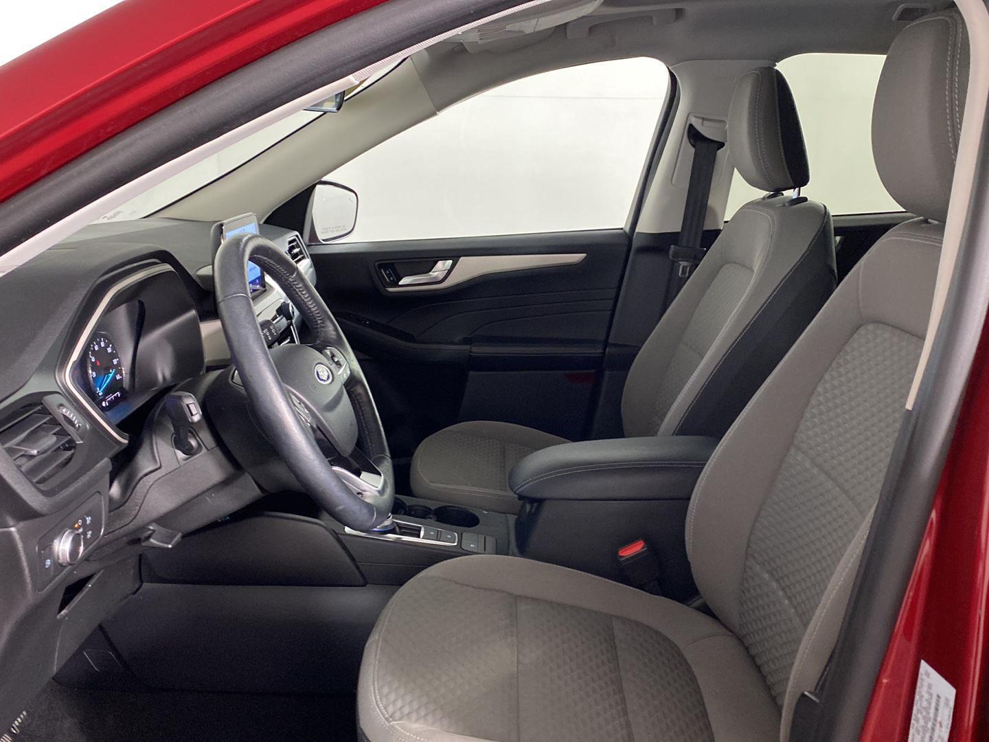Used 2021 Red Metallic Ford SE image 26