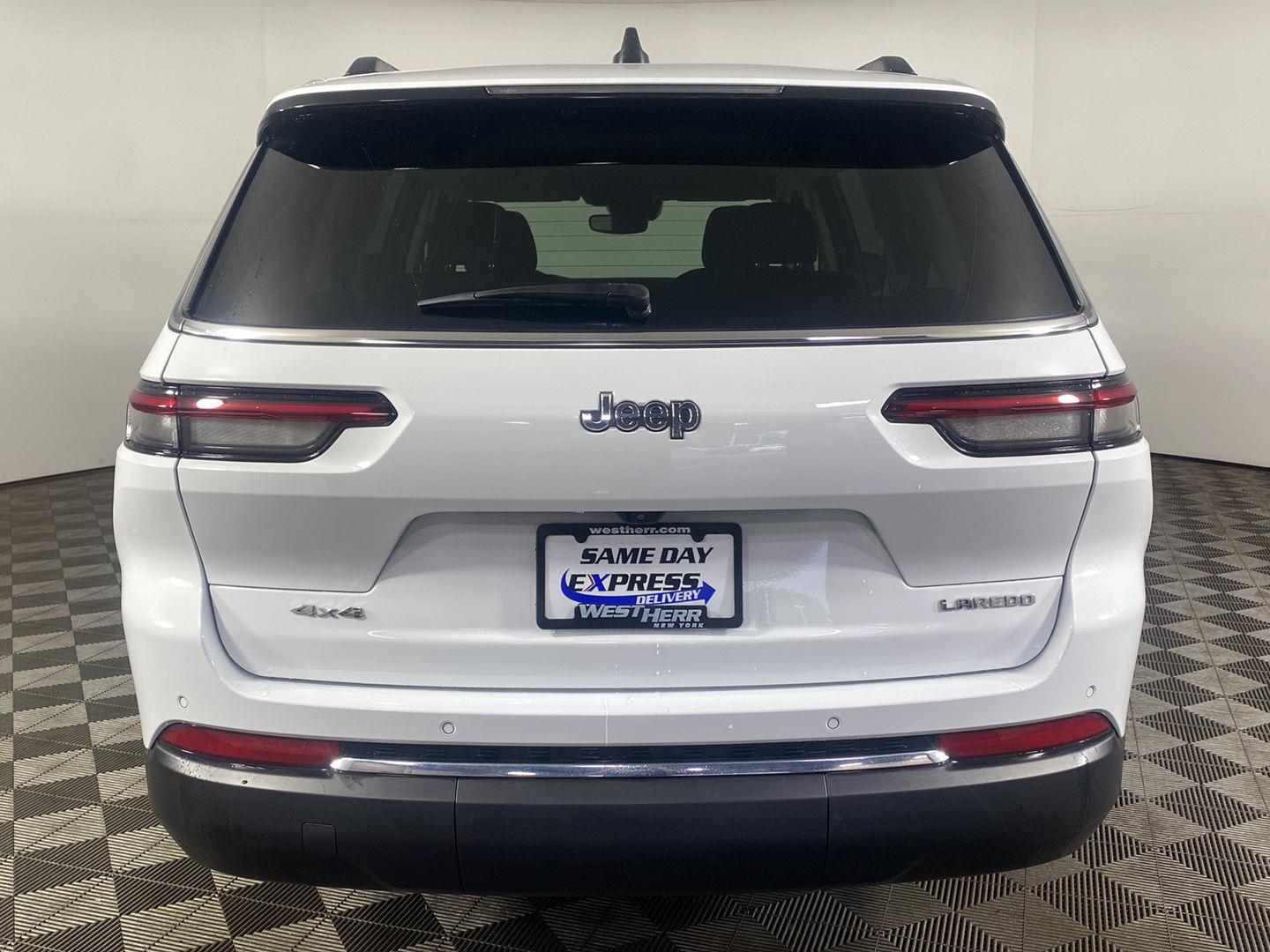 Used 2023 Bright White Clearcoat Jeep Laredo image 5