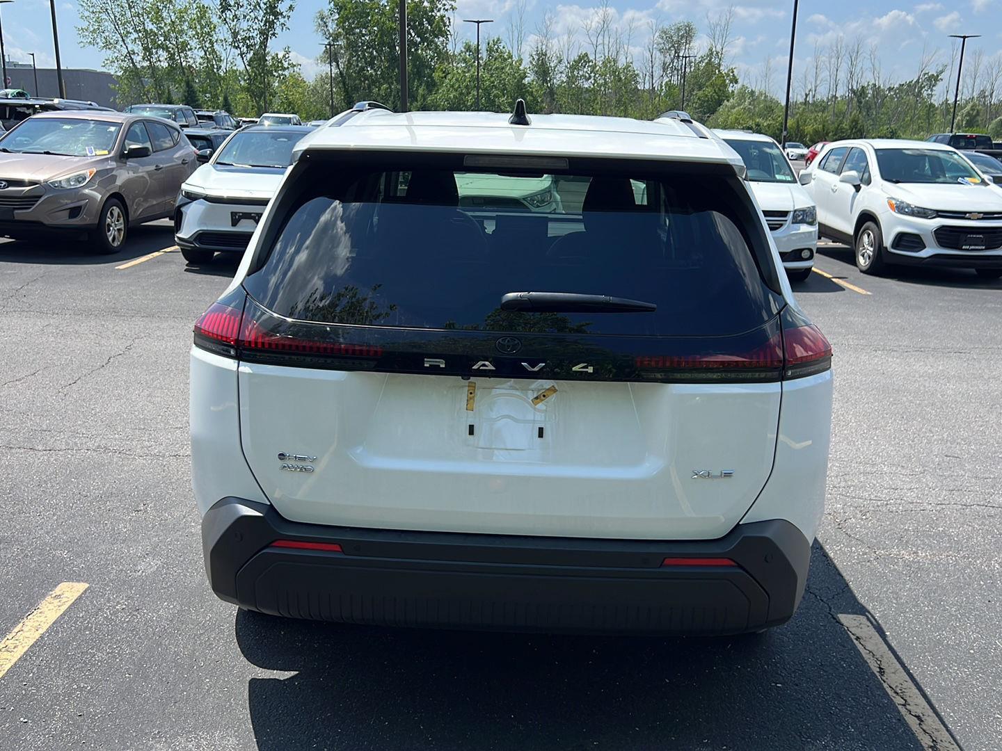 Certified Used 2026 Ice Cap Toyota XLE Premium image 3