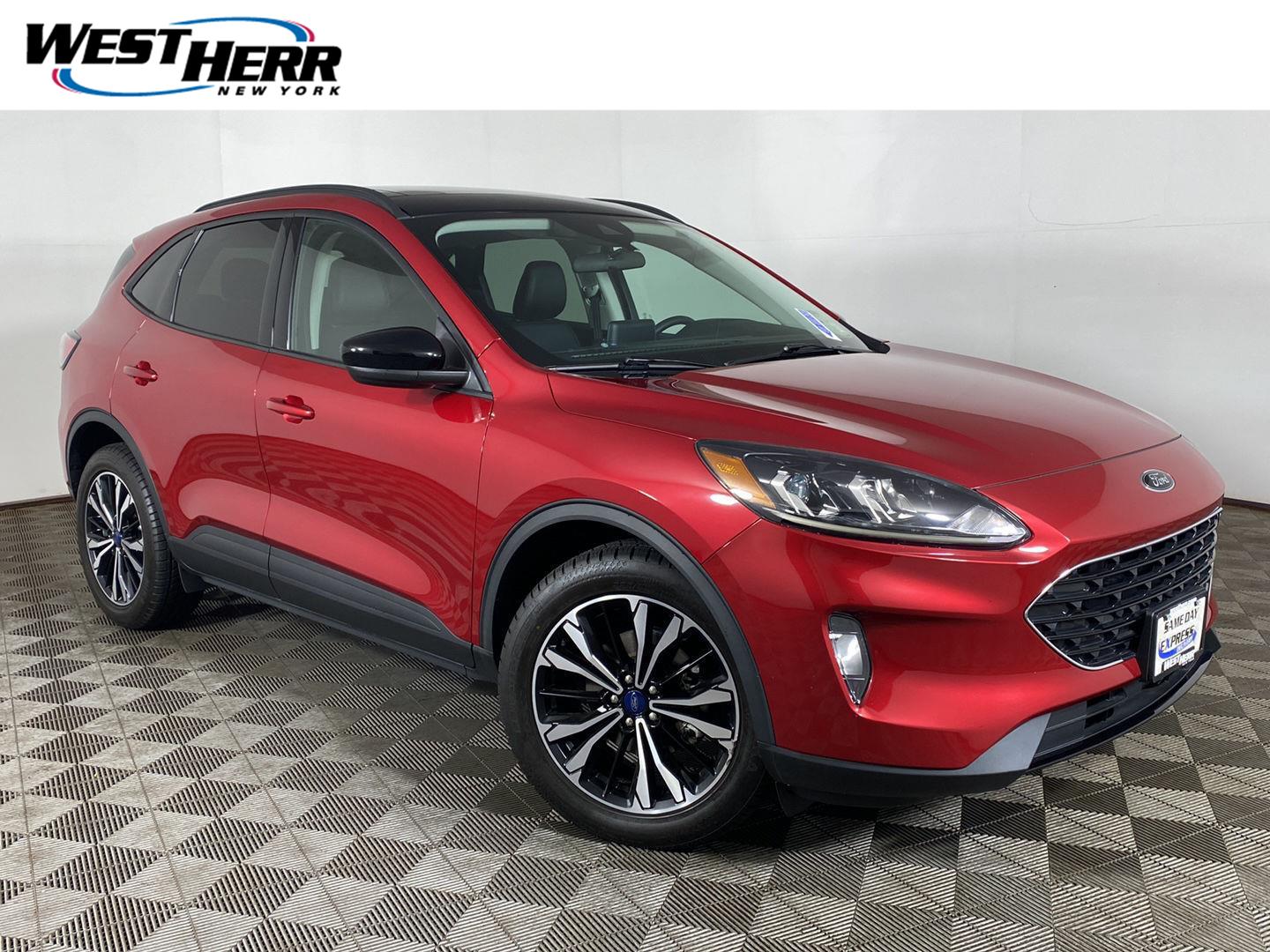Rapid Red Metallic Tinted Clearcoat 2022 Ford Escape SUV / Crossover All-Wheel Drive 8-Speed Automatic