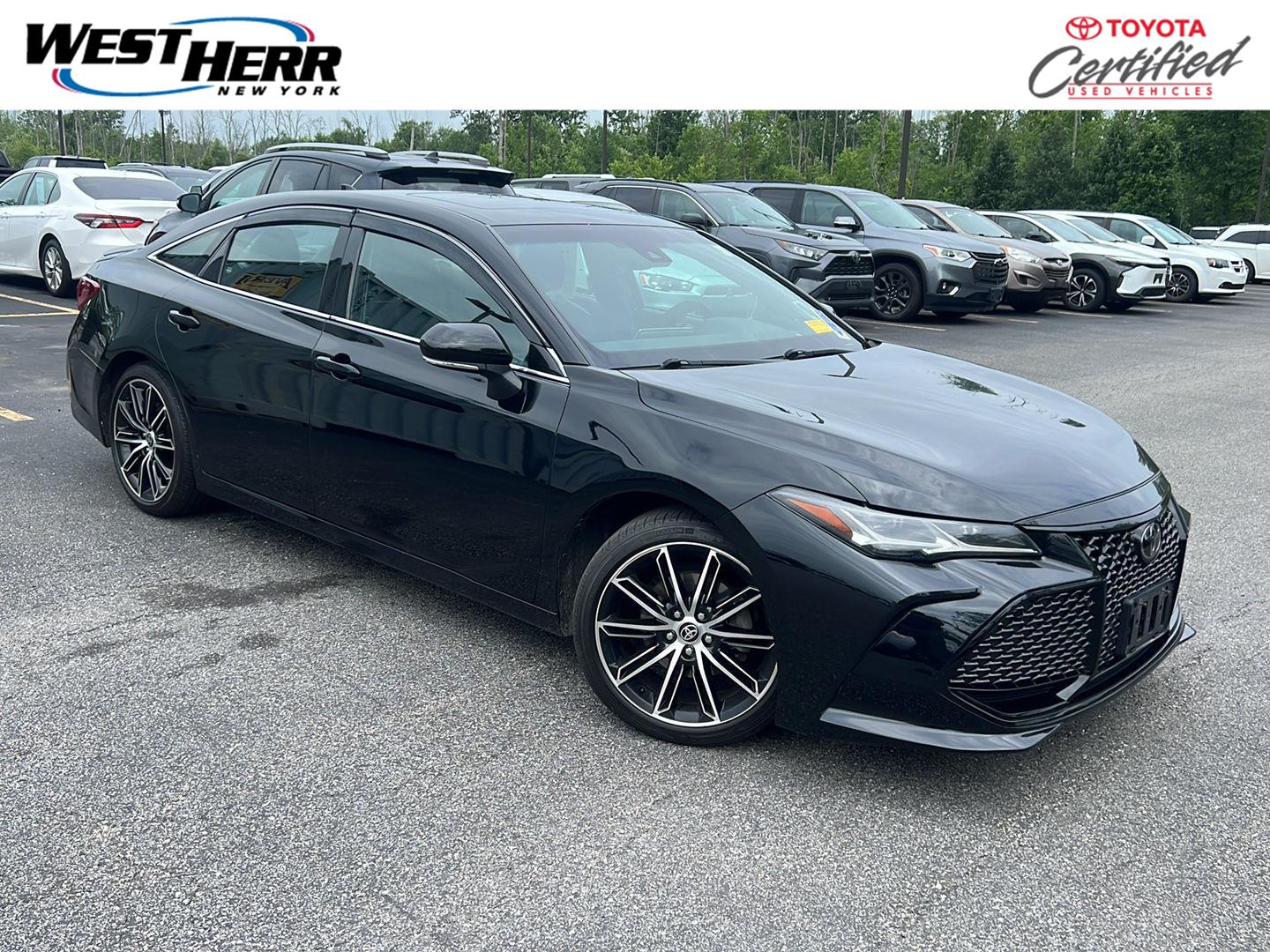 Midnight Black Metallic 2022 Toyota Avalon Sedan Front-Wheel Drive Automatic
