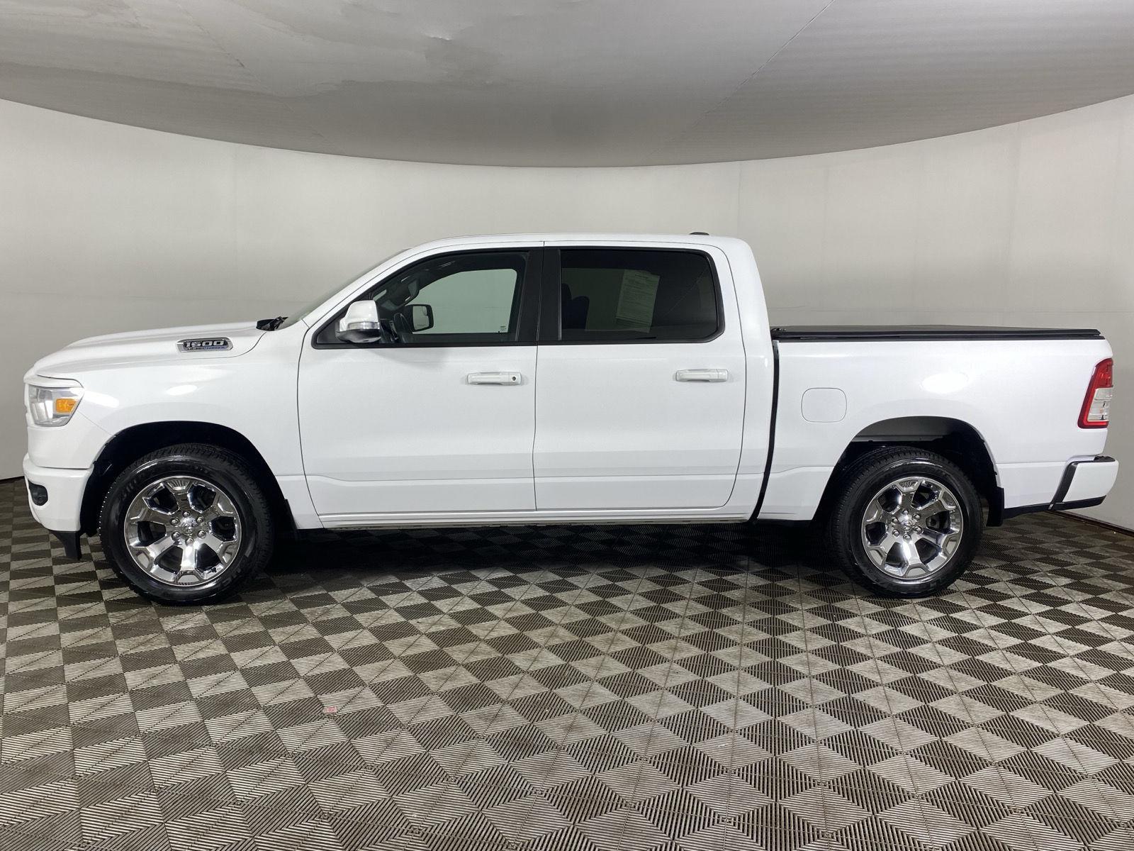 View vehicle photo 4