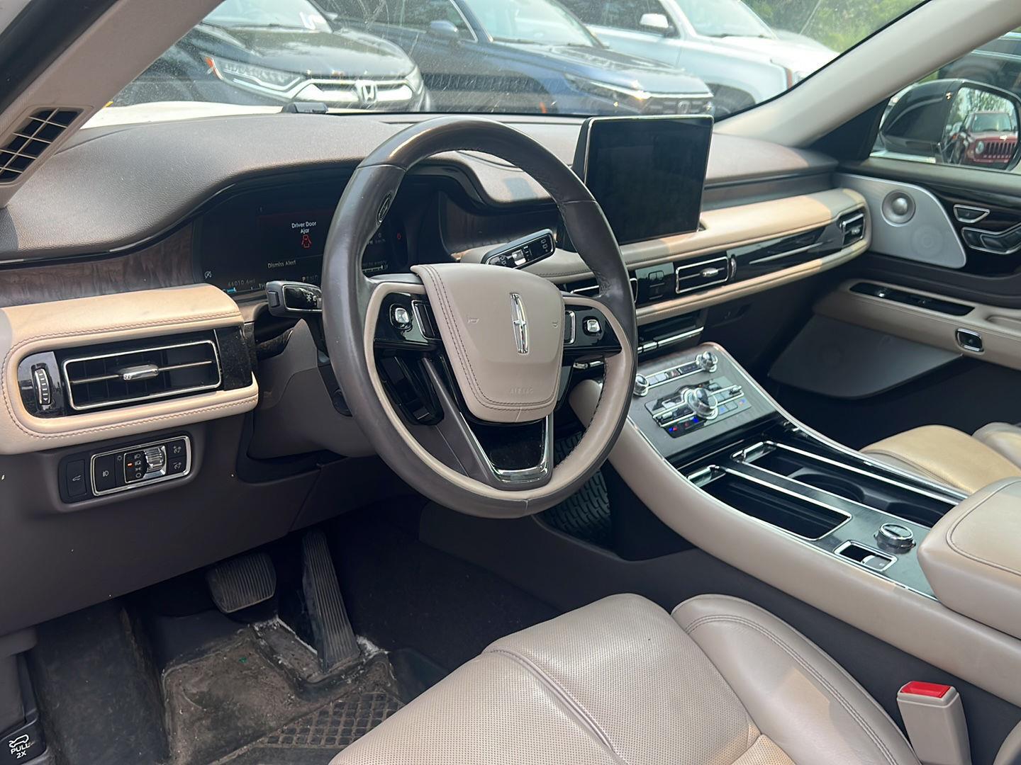 Used 2020 Pristine White Metallic Tri-Coat Lincoln Reserve image 4