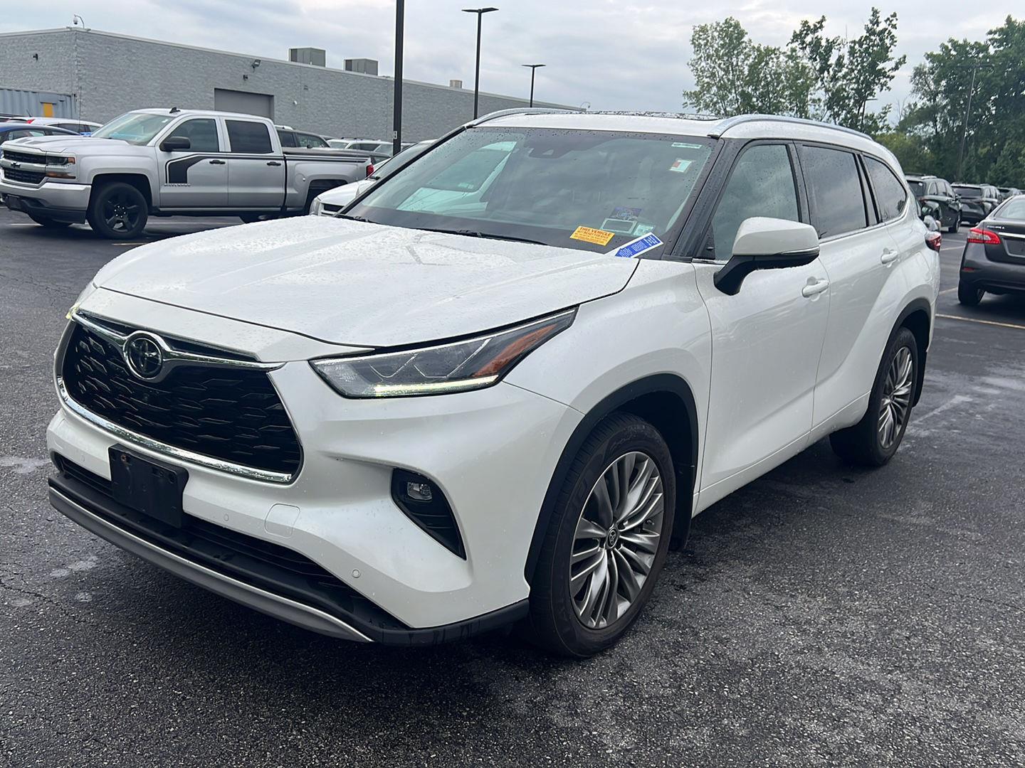 Used 2021 Blizzard Pearl Toyota Platinum image 2