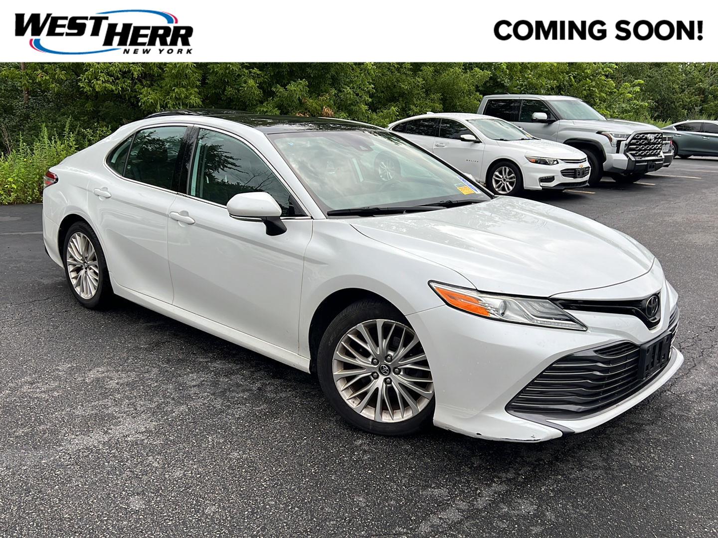 White (Wind Chill Pearl) 2019 Toyota Camry Sedan Front-Wheel Drive Automatic