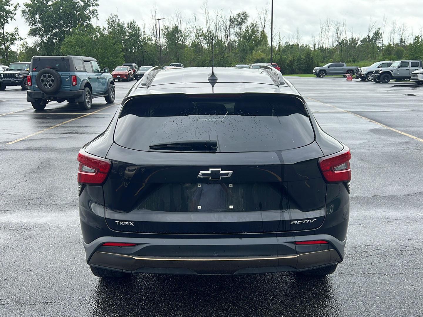 Used 2025 Mosaic Black Metallic Chevrolet ACTIV image 3