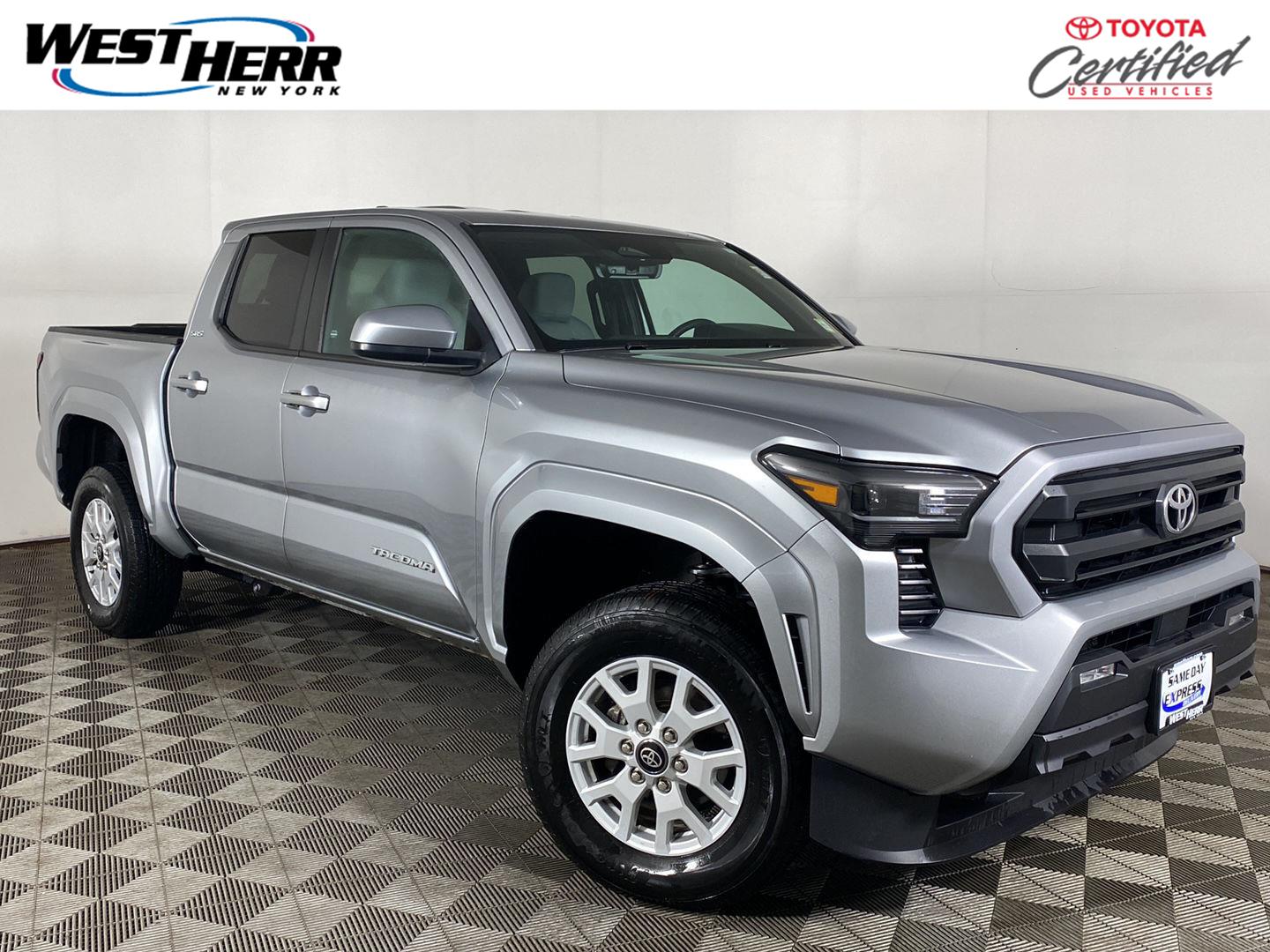  2025 Toyota Tacoma SR5 Double Cab 4WD   