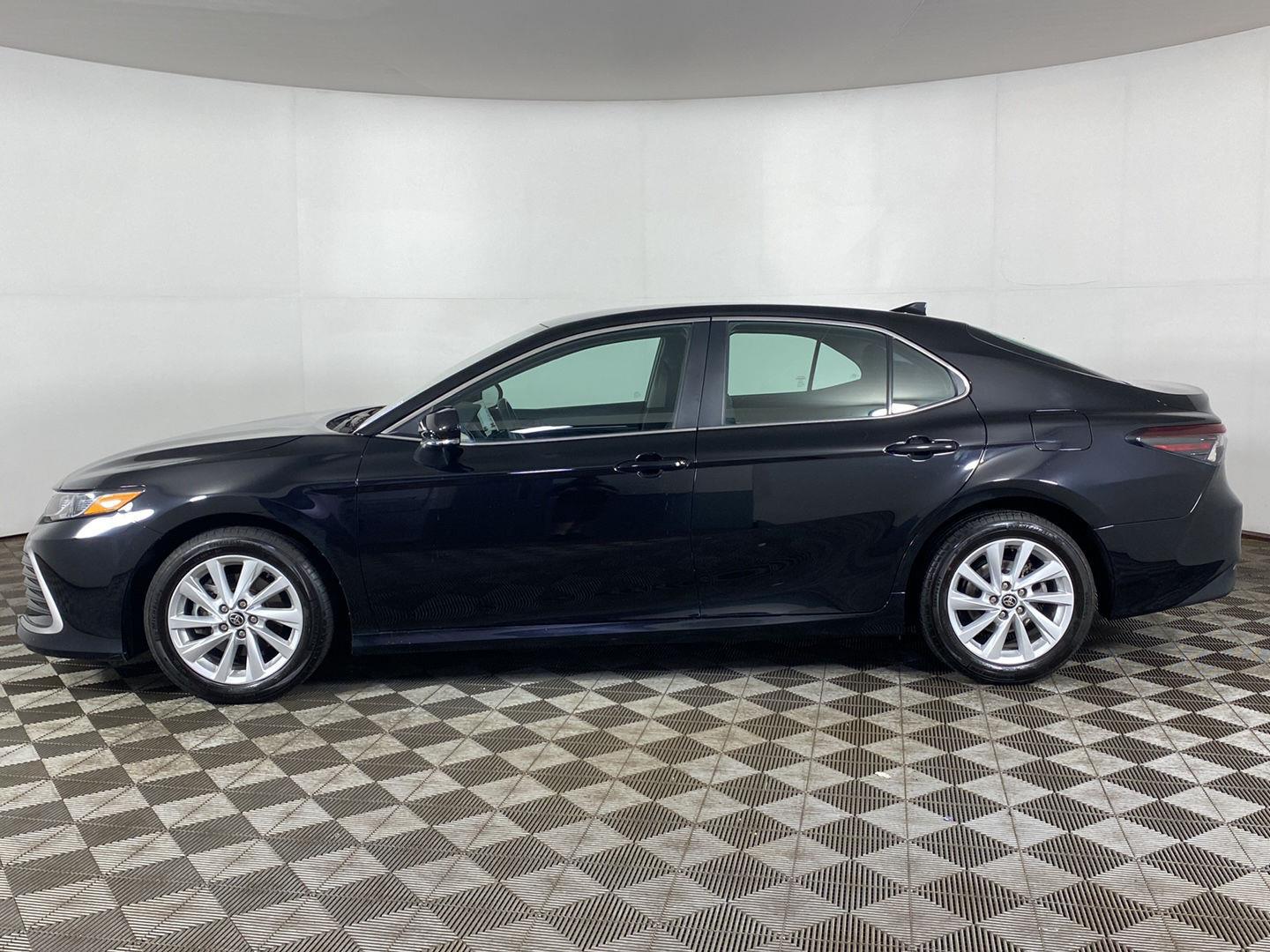 View vehicle photo 3