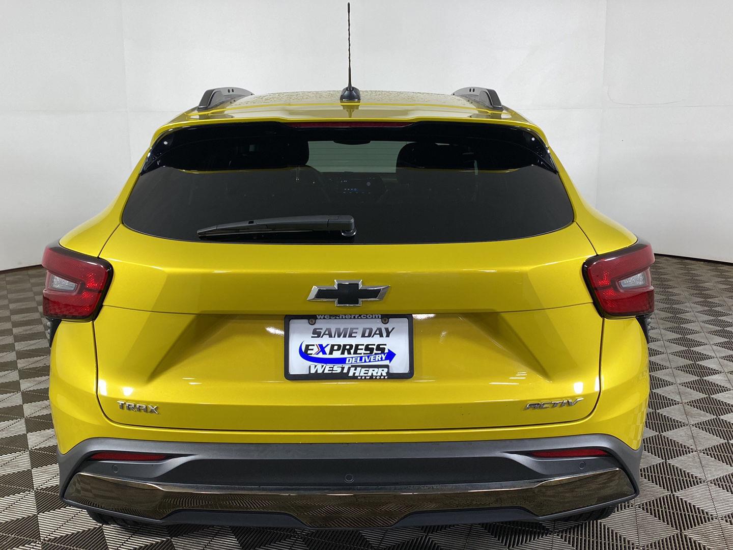 View vehicle photo 5