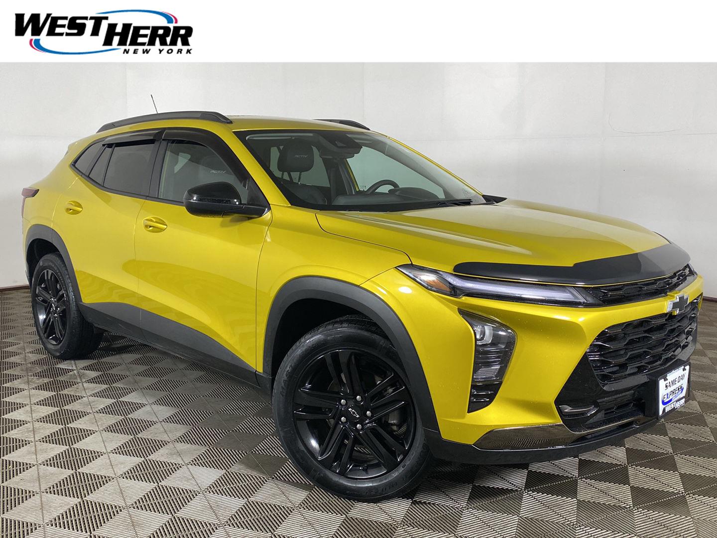 Nitro Yellow Metallic 2025 Chevrolet Trax SUV / Crossover Front-Wheel Drive 6-Speed Automatic