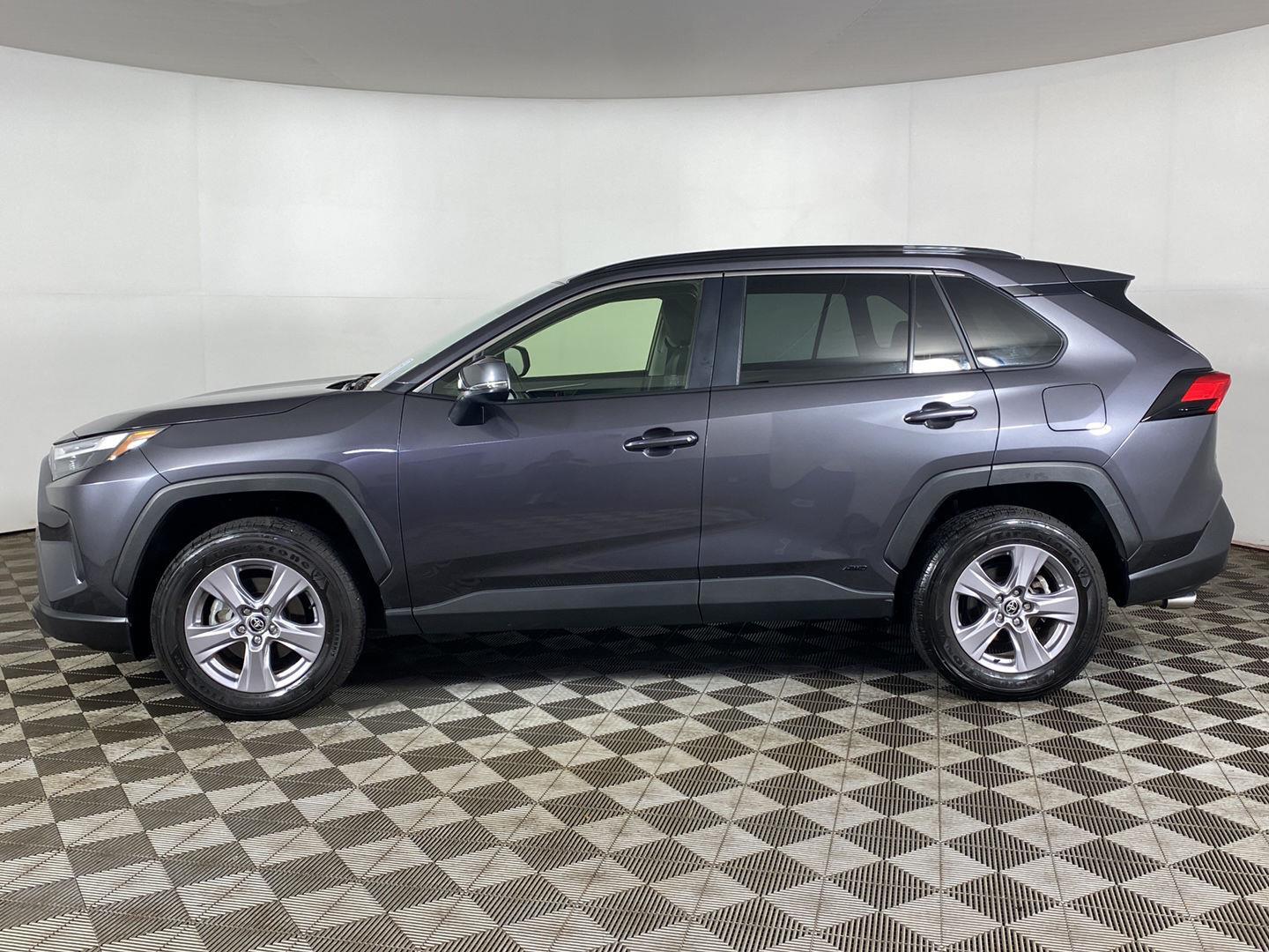 Certified Used 2025 Magnetic Gray Metallic Toyota XLE image 3