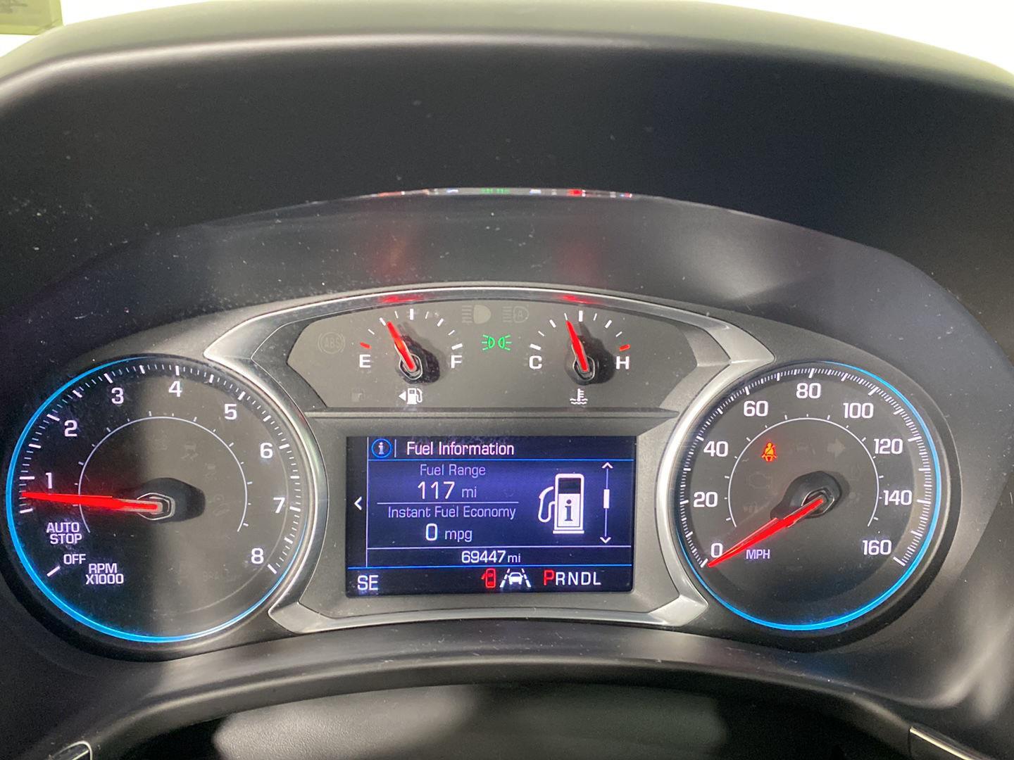 Used 2022 Summit White Chevrolet RS image 11