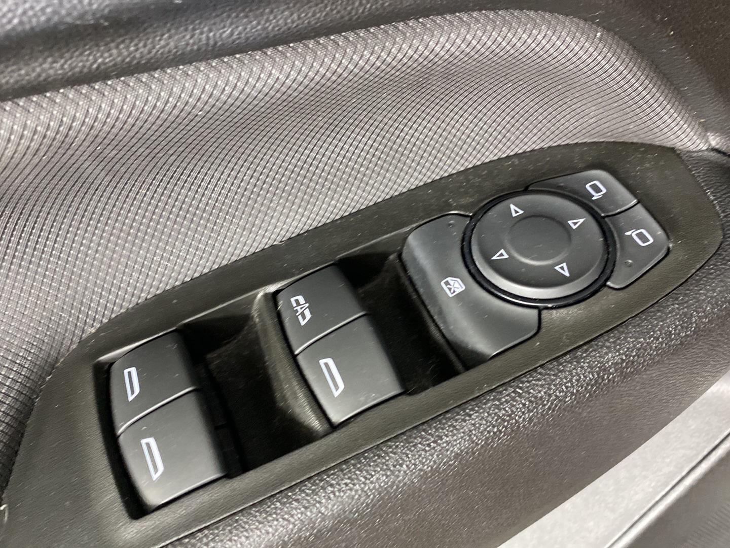 Used 2022 Summit White Chevrolet RS image 21
