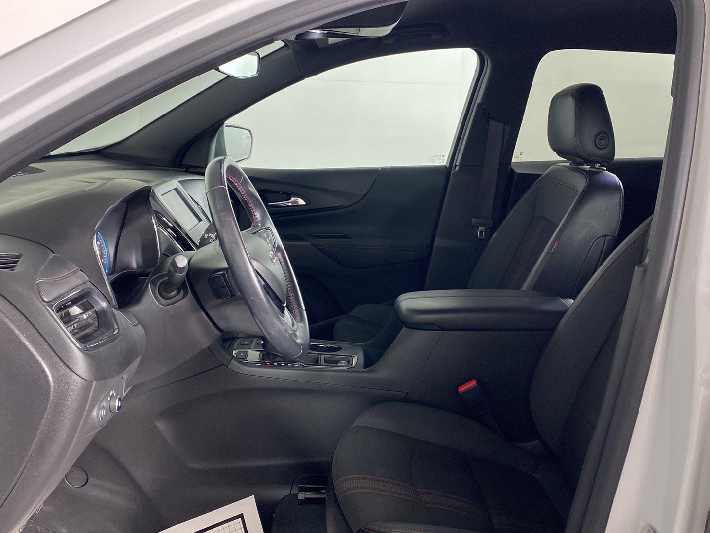 Used 2022 Summit White Chevrolet RS image 22