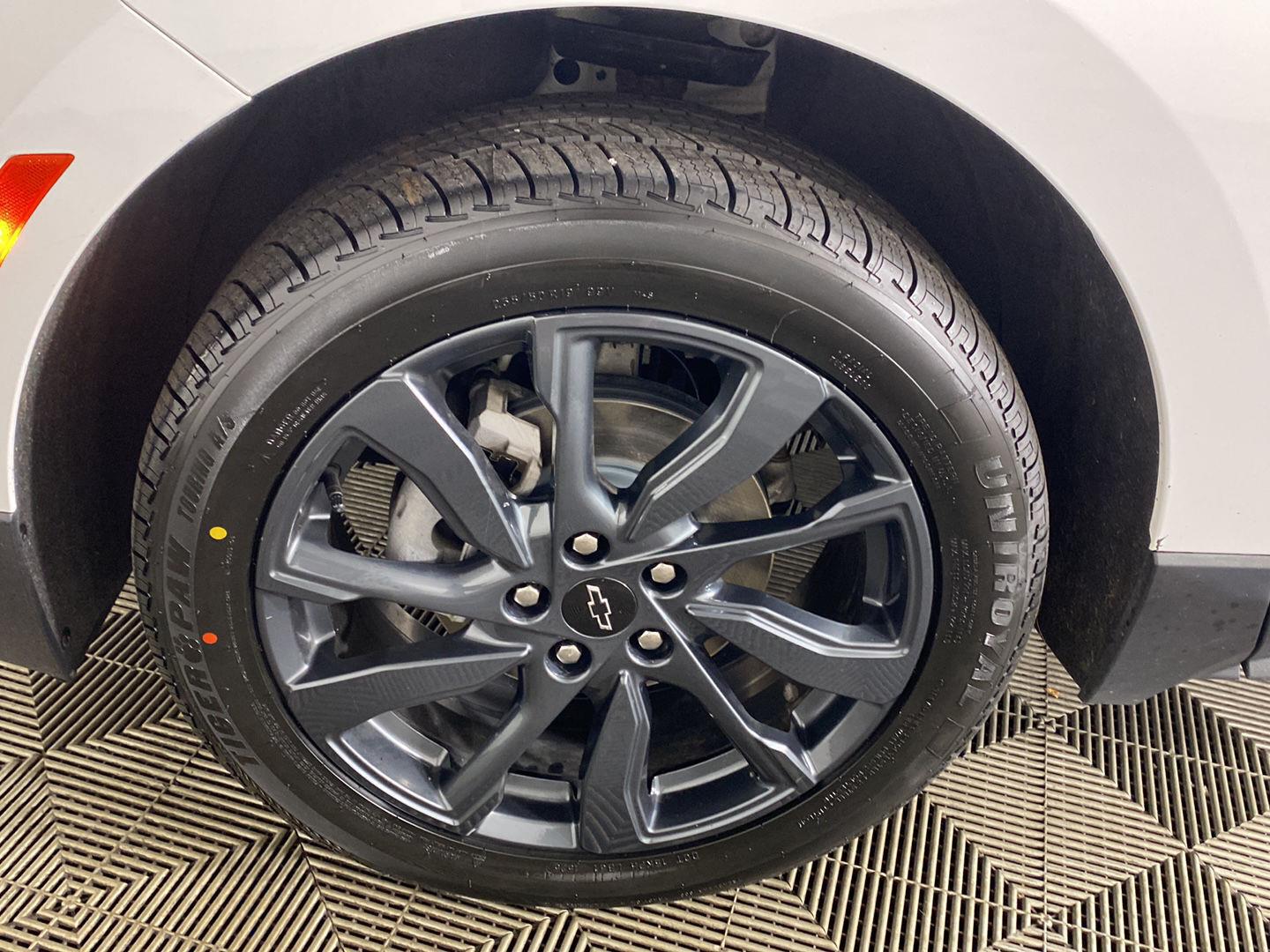 Used 2022 Summit White Chevrolet RS image 10