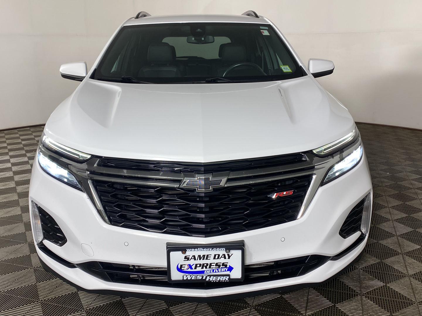 Used 2022 Summit White Chevrolet RS image 8