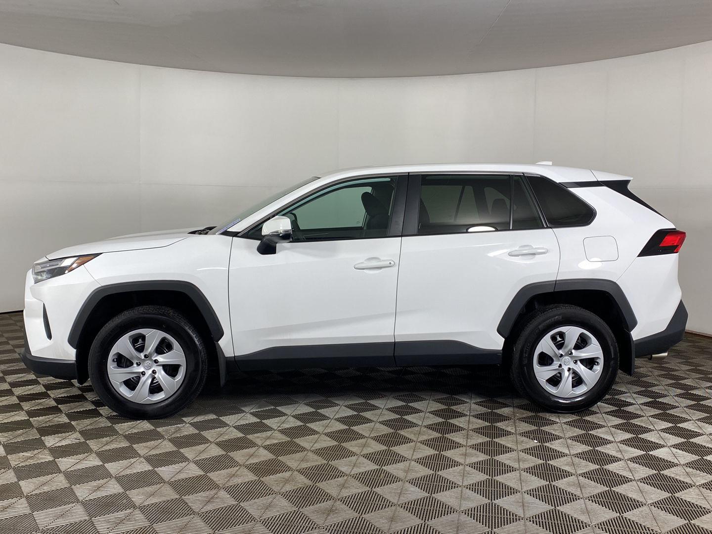 Certified Used 2024 Ice Cap Toyota LE image 4