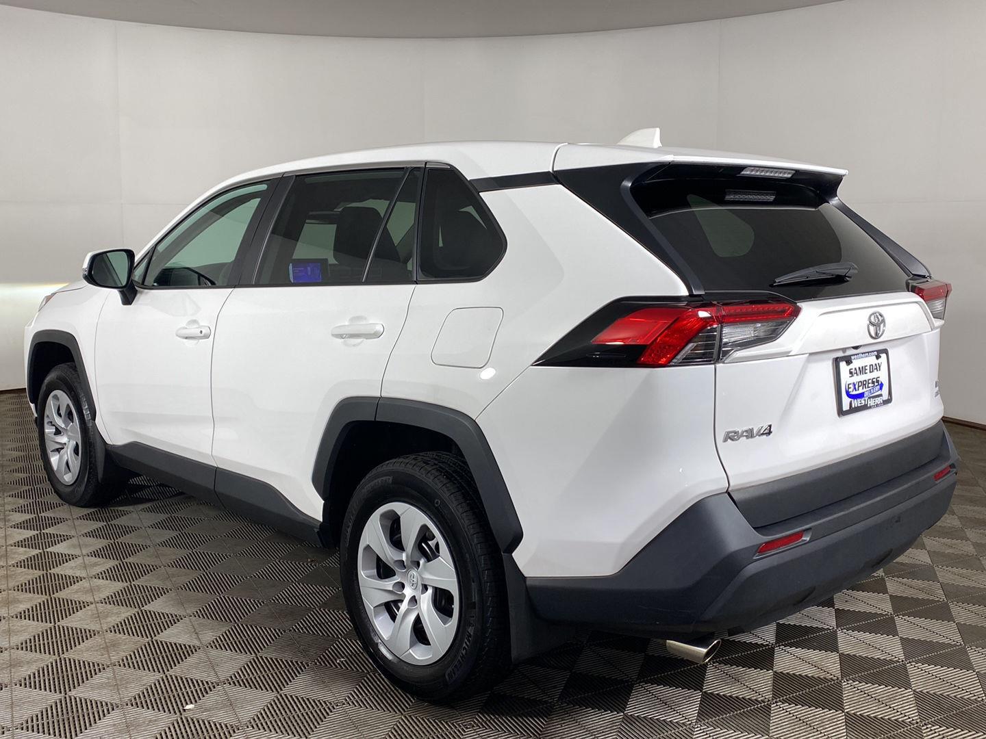 Certified Used 2024 Ice Cap Toyota LE image 5