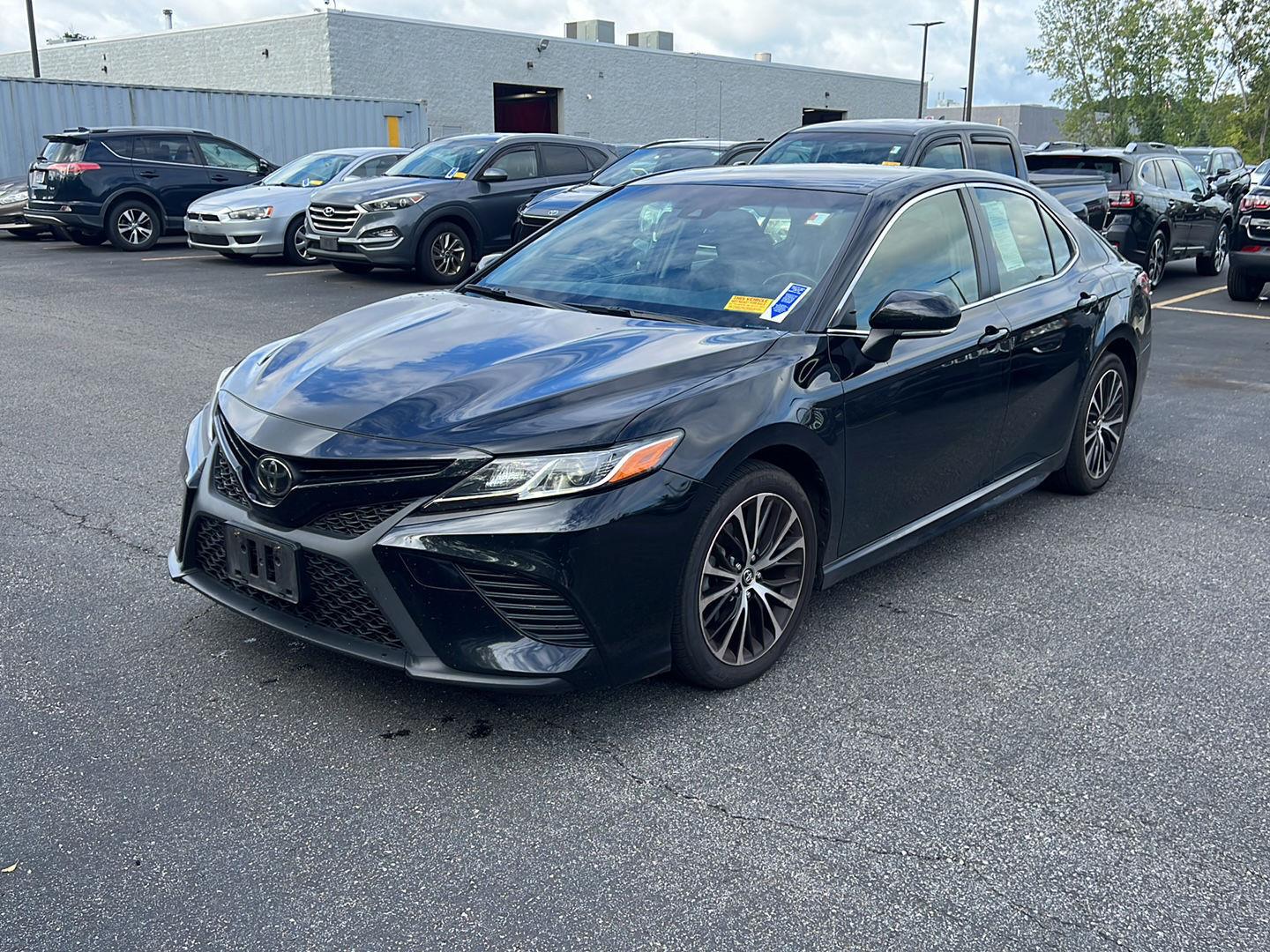 Used 2018 Midnight Black Metallic Toyota SE image 2