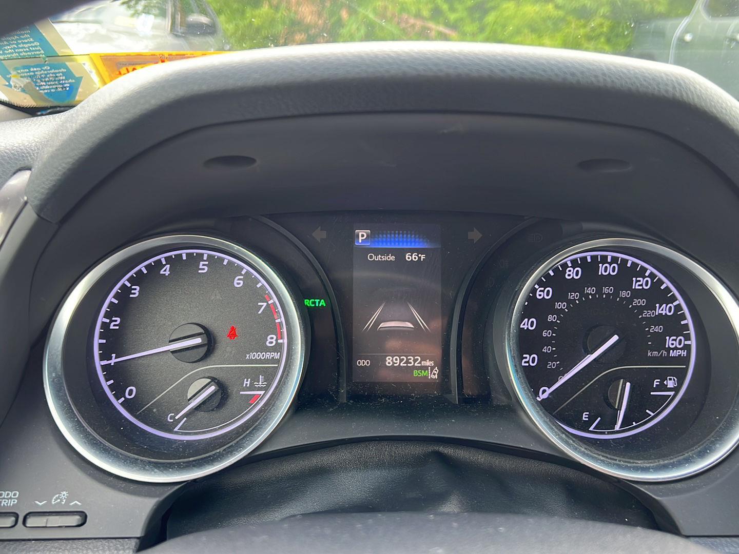 Used 2018 Midnight Black Metallic Toyota SE image 5