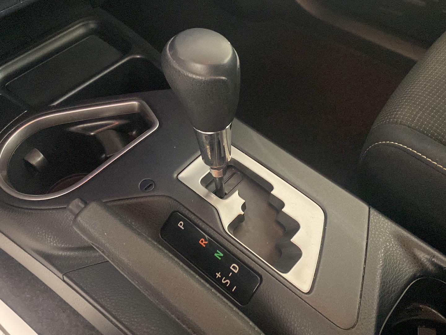Used 2018 Galactic Aqua Mica Toyota XLE image 16