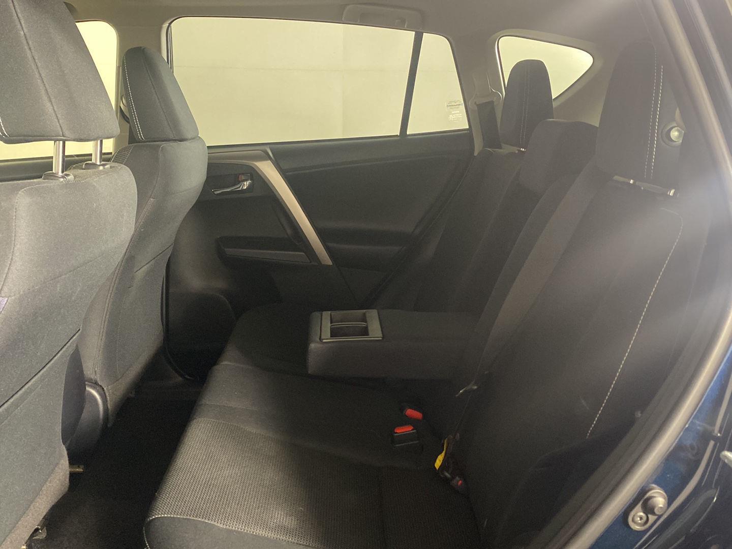 Used 2018 Galactic Aqua Mica Toyota XLE image 26