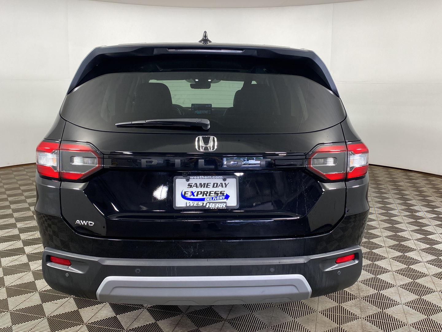 Used 2023 Crystal Black Pearl Honda EX-L w/Rear Captain