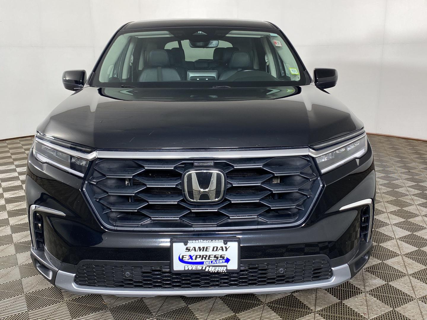 Used 2023 Crystal Black Pearl Honda EX-L w/Rear Captain
